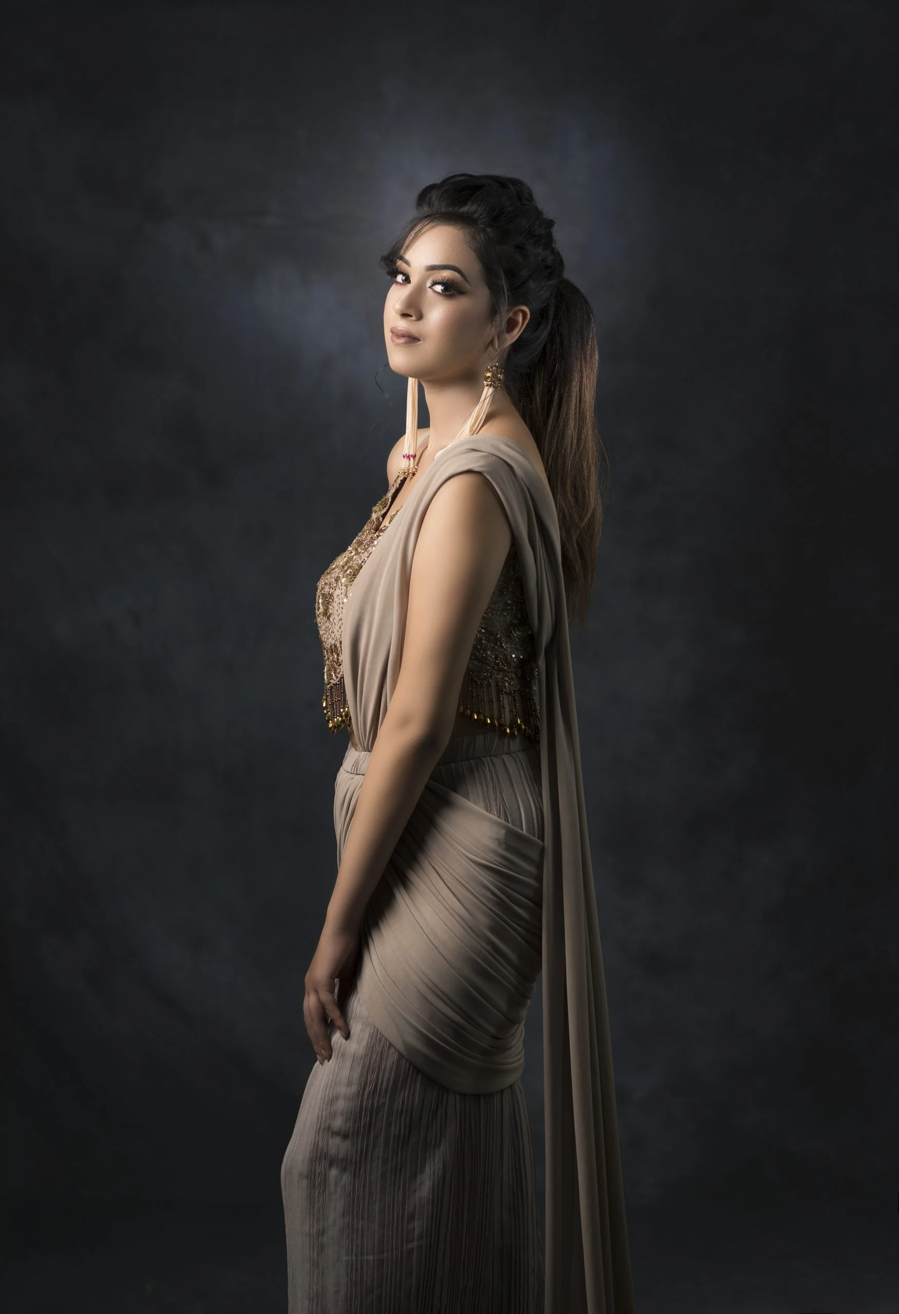 Grey Draped Saree With Zardozi Cut Work Blouse - Image 3